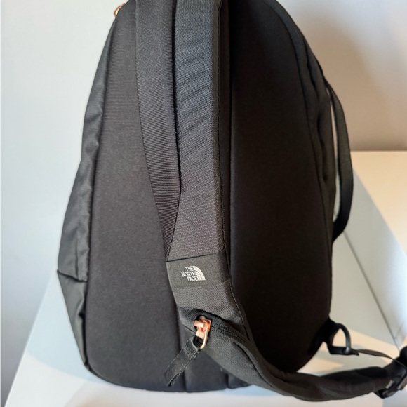 The North Face Isabella Sling NWT - Picture 6 of 10